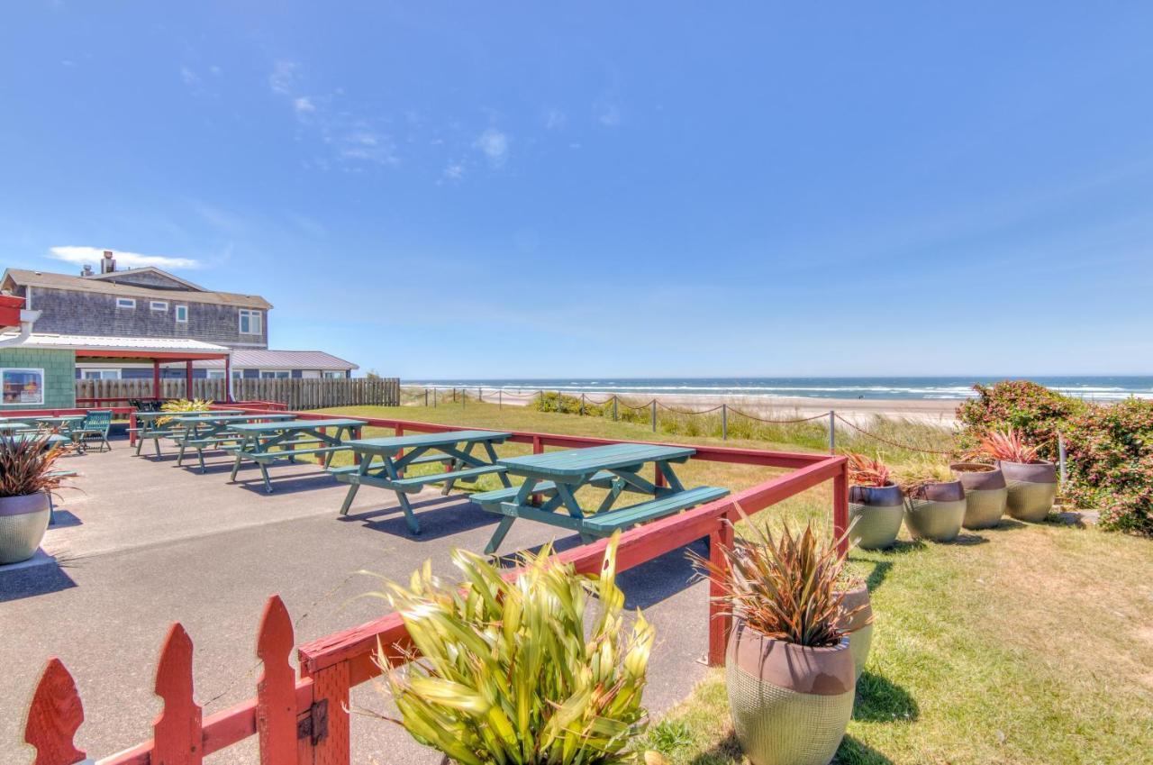 On The Rocks Villa Rockaway Beach Exterior photo